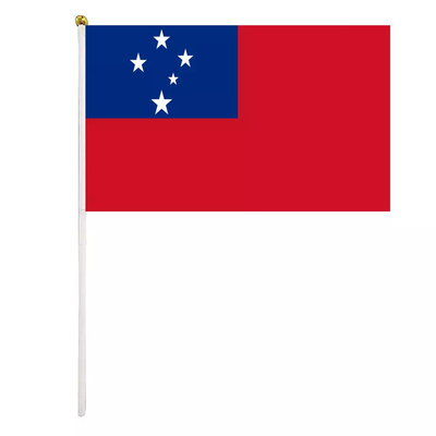 La bandiera di paese tricottata dei Samoa del poliestere Palo bianco ha personalizzato le bandiere tenute in mano