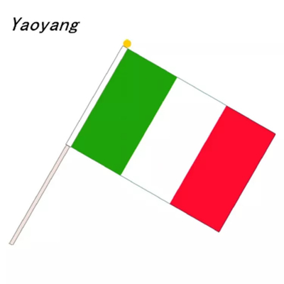 Logo su ordinazione d'ondeggiamento all'aperto del poliestere delle bandiere tenute in mano cilene
