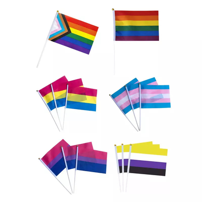 Portatile su ordinazione 14x21cm/20x30cm/30x45cm della bandiera di Logo Small Hand Flags LGBT